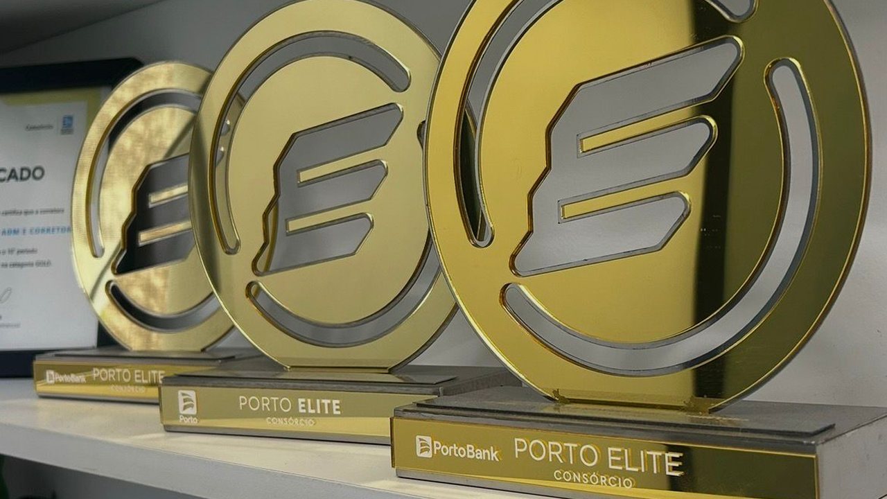 Troféus Porto Elite Consórcio, do Porto Bank, conquistados pela Newseg.